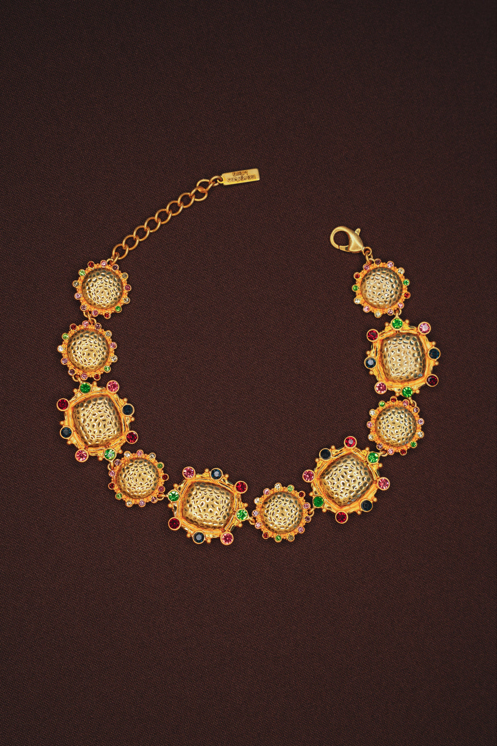 Choker Mandona