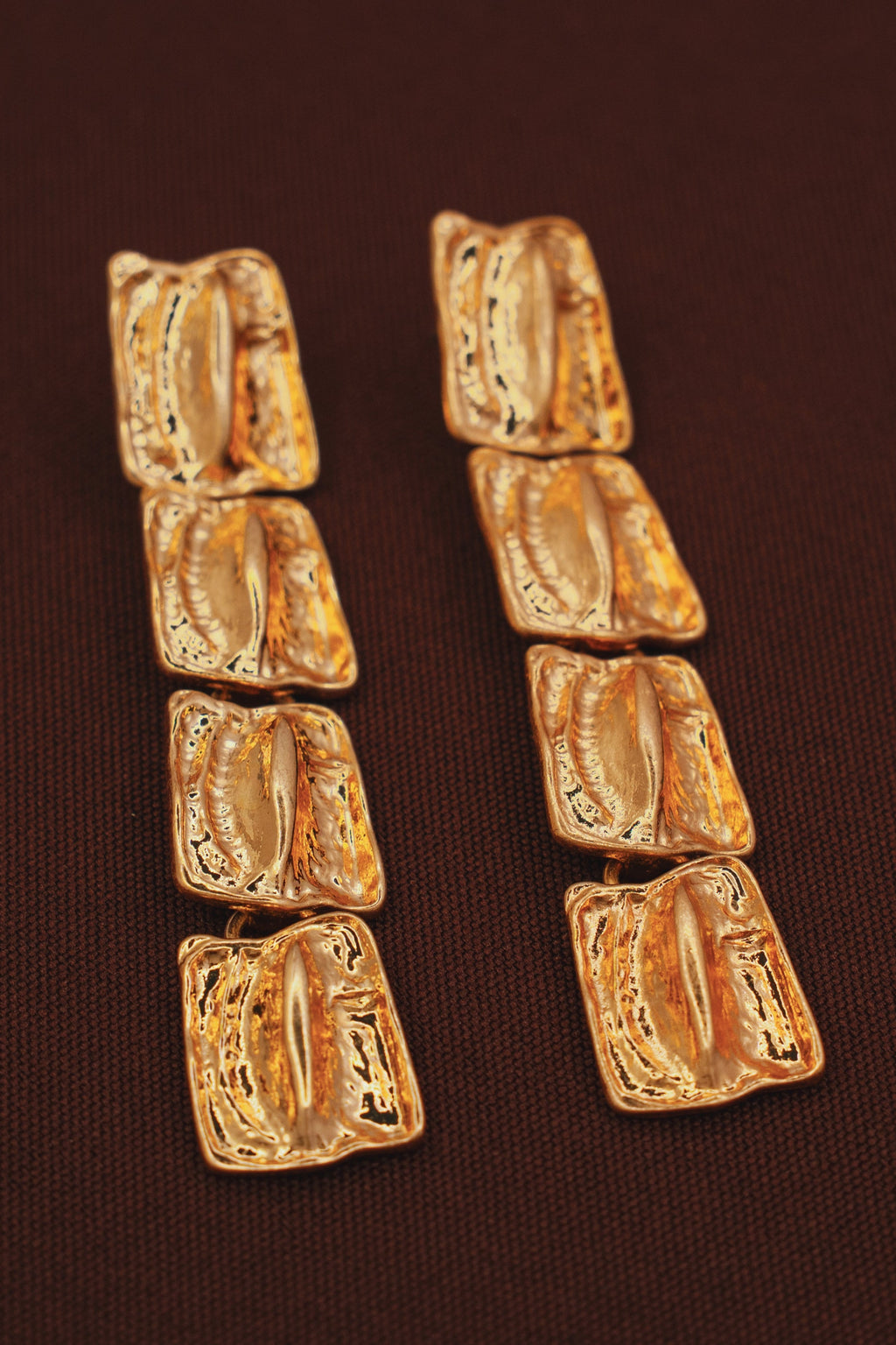 A Deshora Earrings